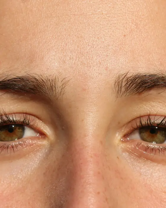 Cejas de aspecto natural